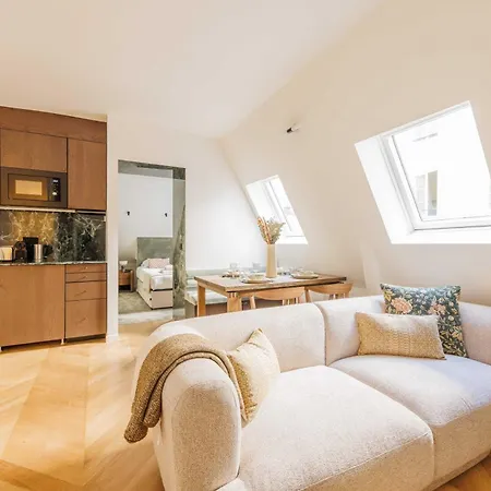 Apartment Charming St Honore -1br-2p - Louvre