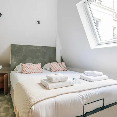 Apartment Charming St Honore -1br-2p - Louvre *