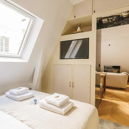 Charming St Honore -1br-2p - Louvre Apartment Paris